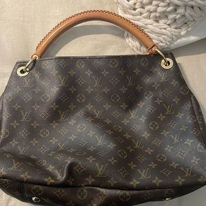 Louis Vuitton Artsy
